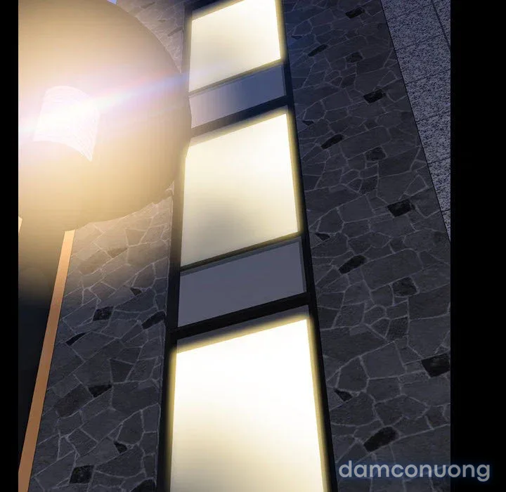Em gái bán hàng sextoy 