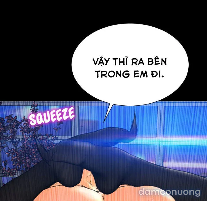 Em gái bán hàng sextoy 