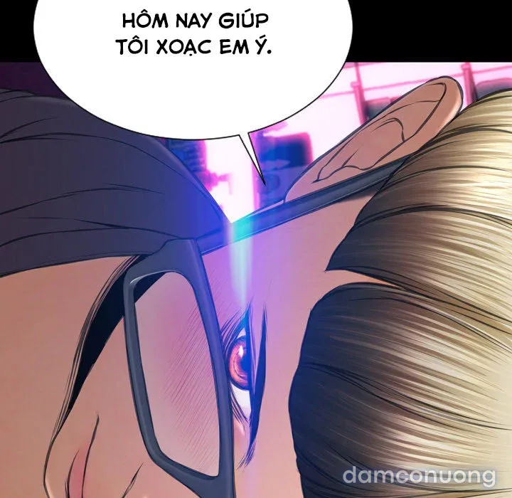 Em gái bán hàng sextoy 