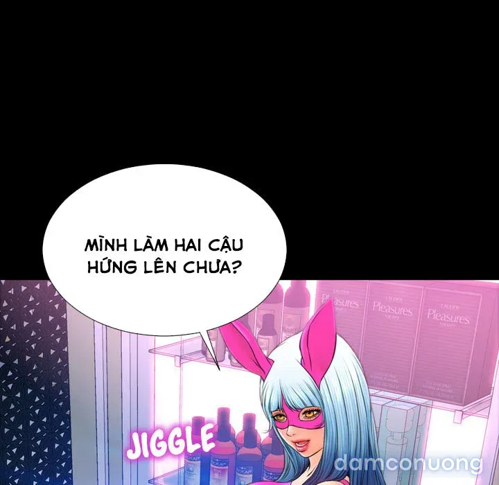 Em gái bán hàng sextoy 