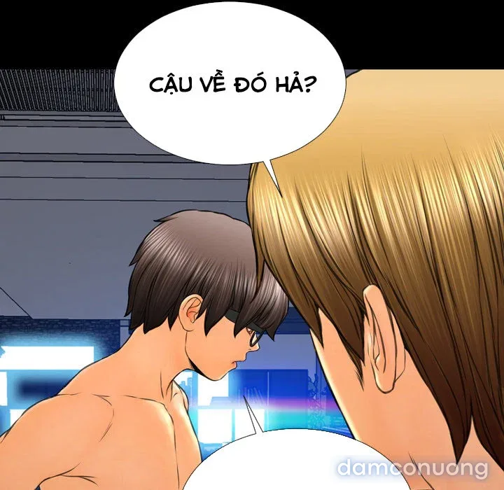 Em gái bán hàng sextoy 