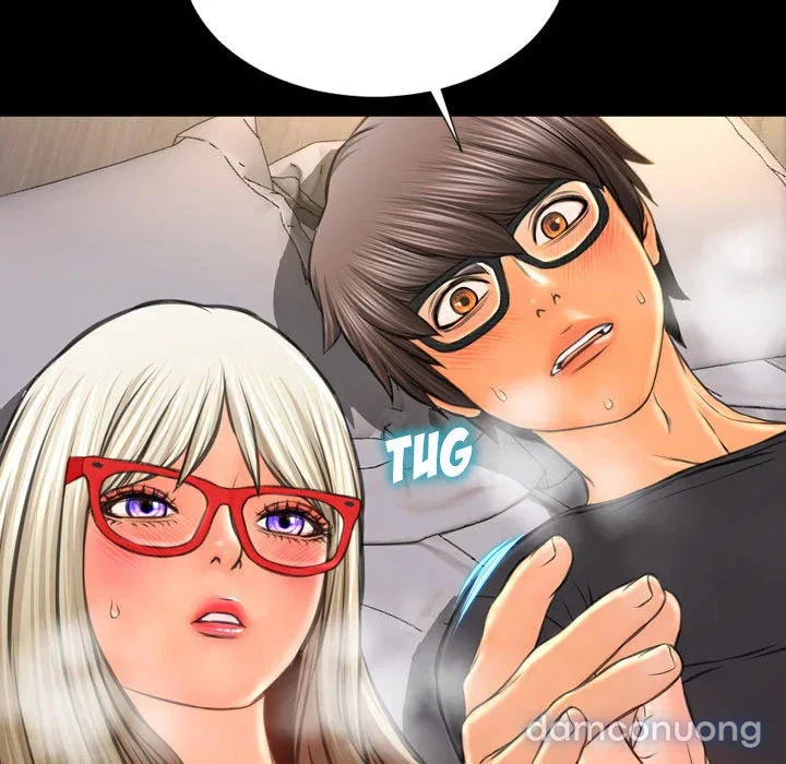 Em gái bán hàng sextoy 