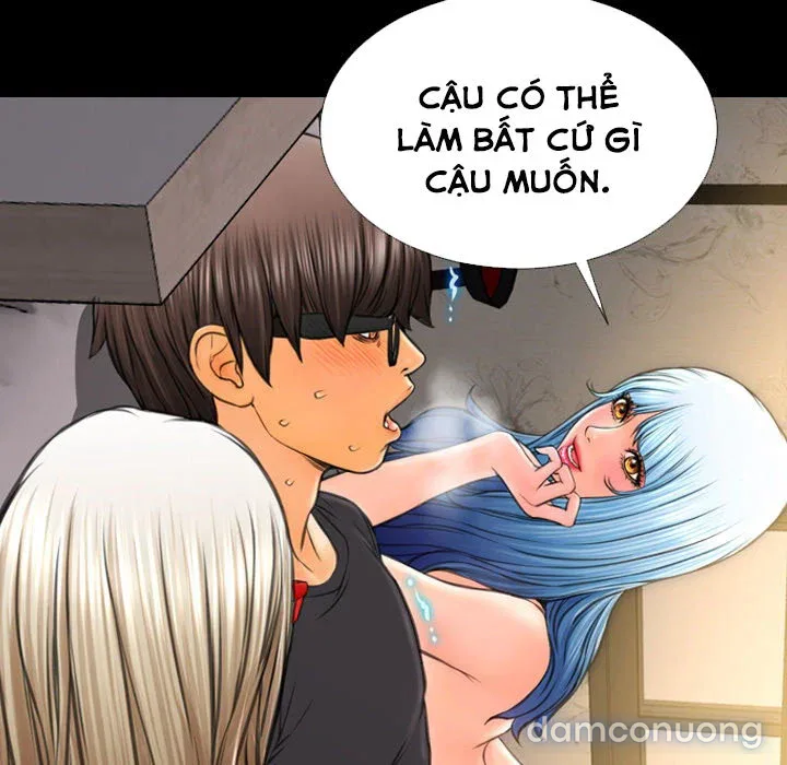 Em gái bán hàng sextoy 