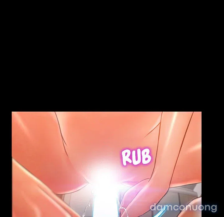 Em gái bán hàng sextoy 