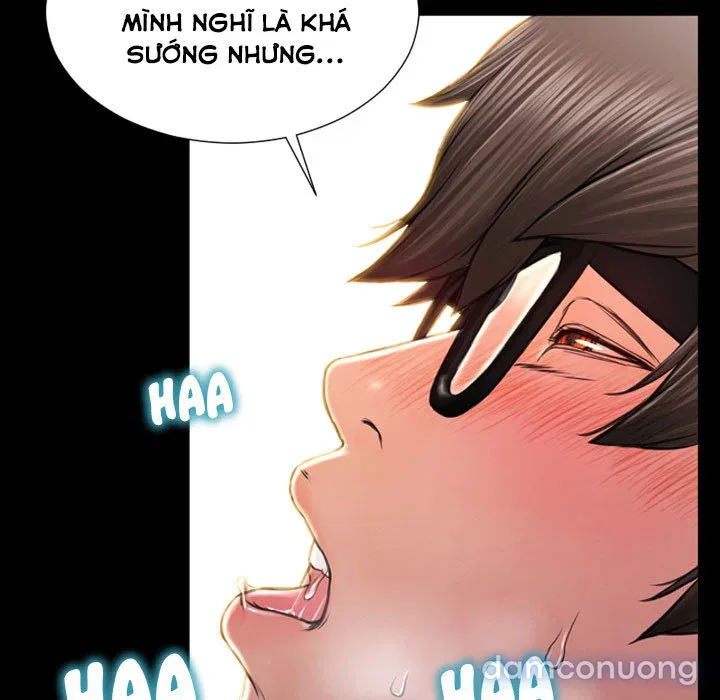 Em gái bán hàng sextoy 