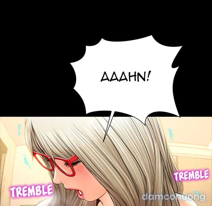 Em gái bán hàng sextoy 