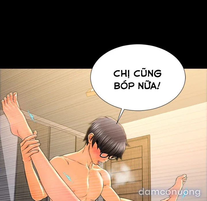 Em gái bán hàng sextoy 