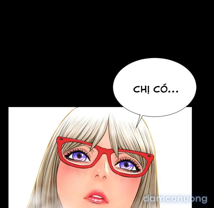 Em gái bán hàng sextoy 