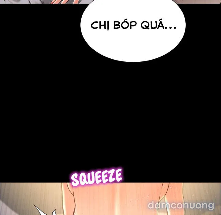 Em gái bán hàng sextoy 
