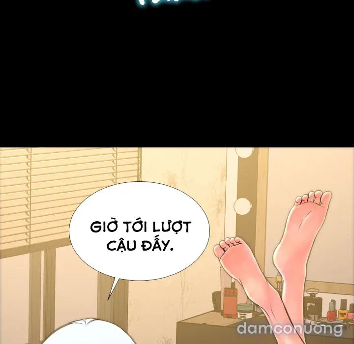 Em gái bán hàng sextoy 
