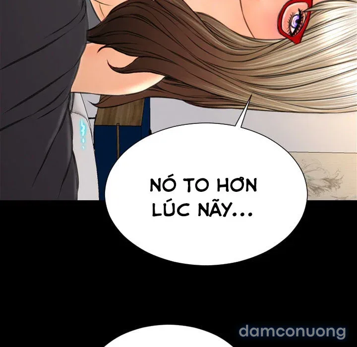 Em gái bán hàng sextoy 