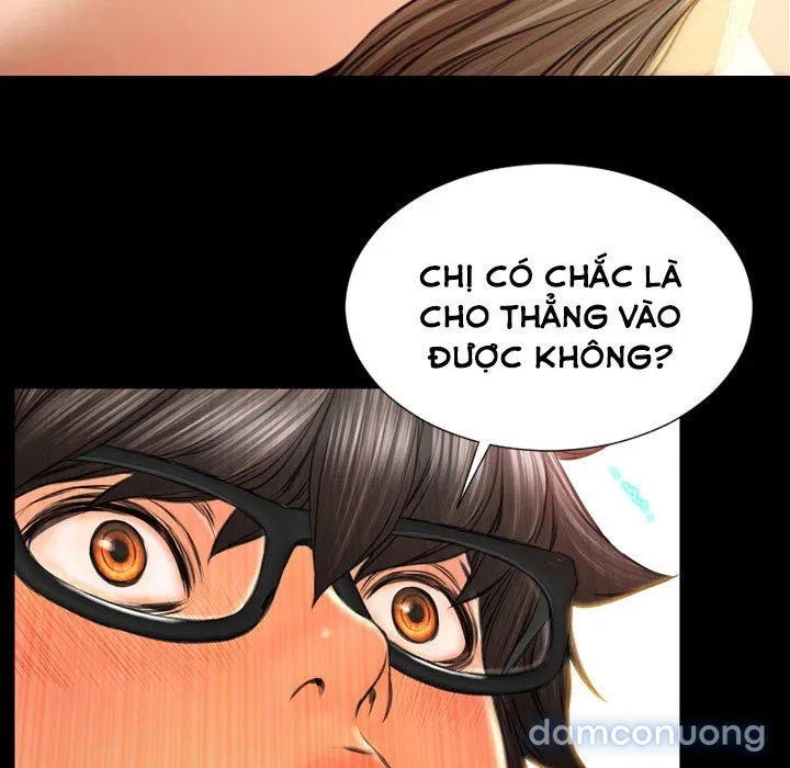 Em gái bán hàng sextoy 