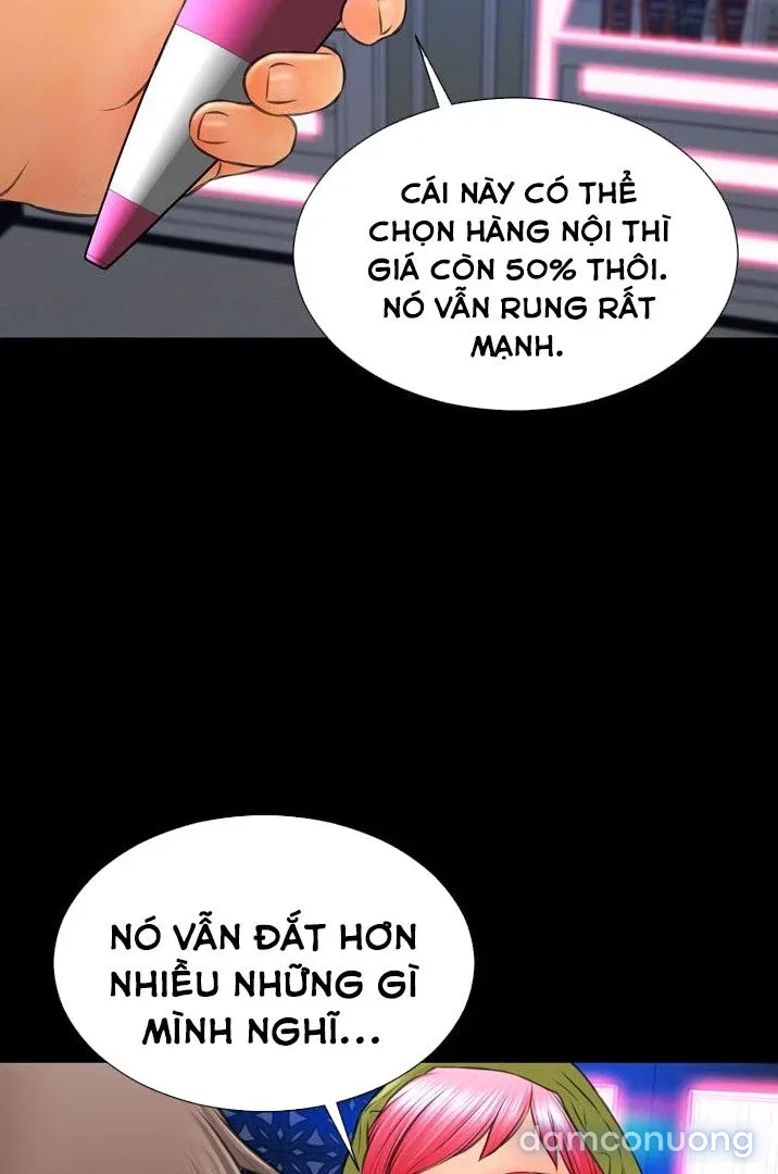 Em gái bán hàng sextoy 