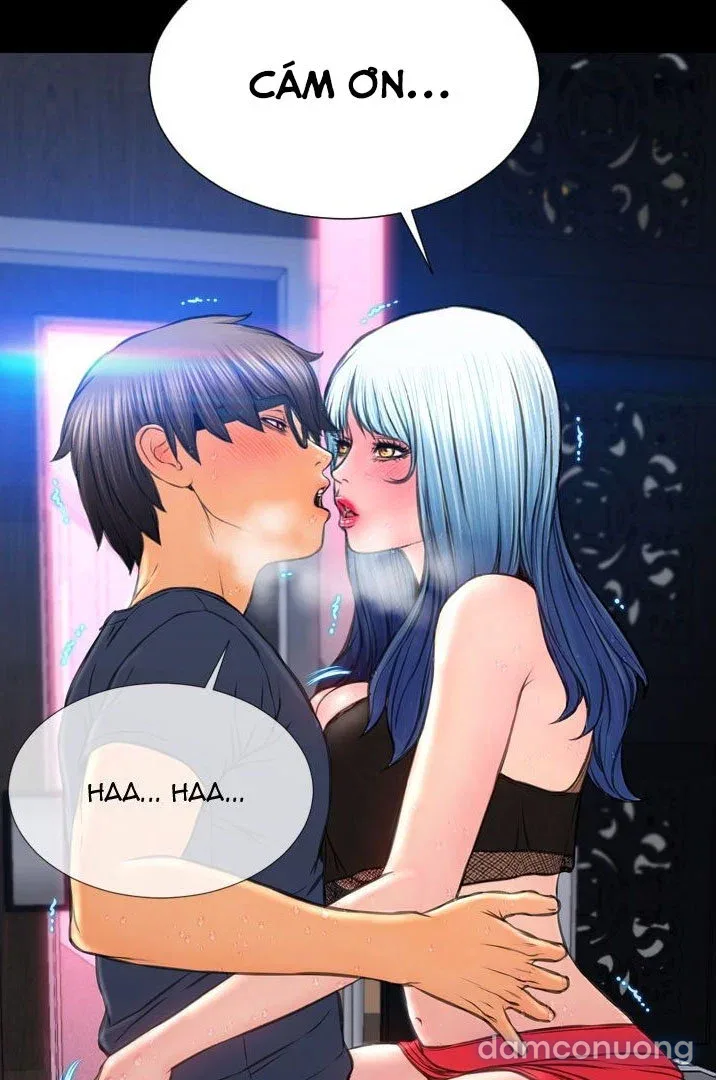 Em gái bán hàng sextoy 