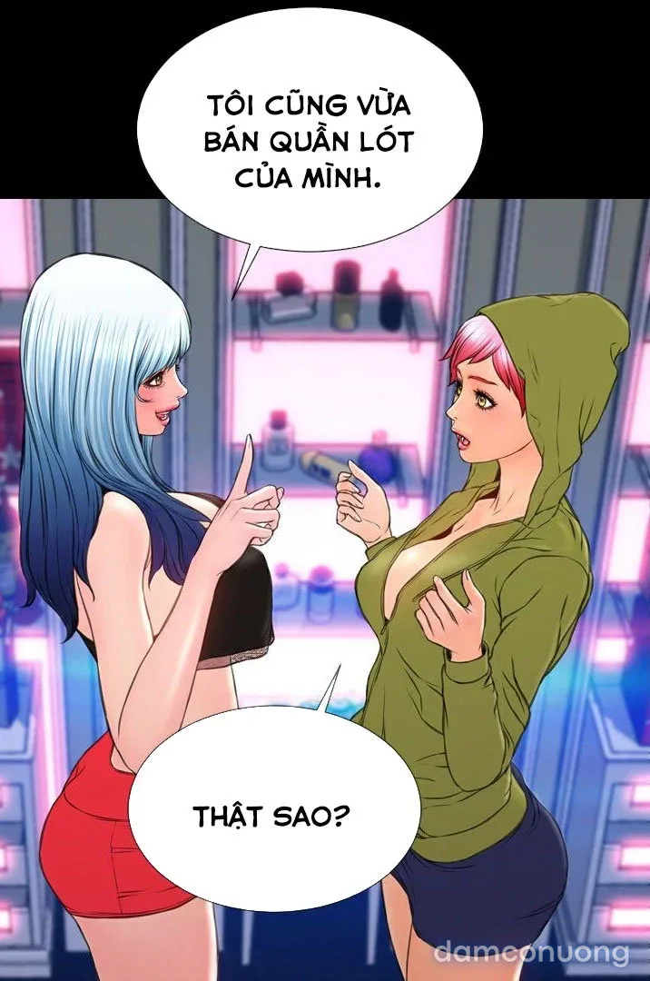 Em gái bán hàng sextoy 