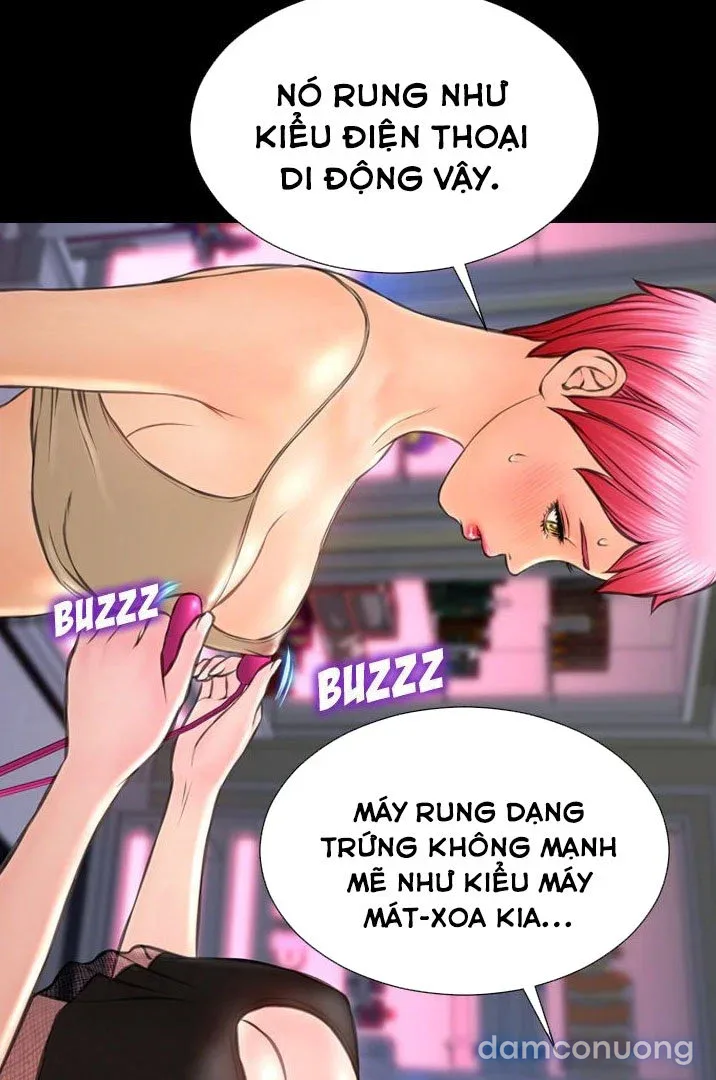 Em gái bán hàng sextoy 