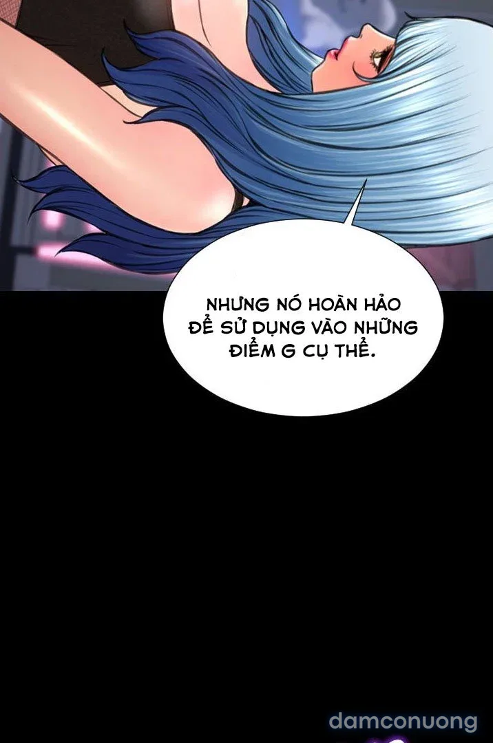 Em gái bán hàng sextoy 