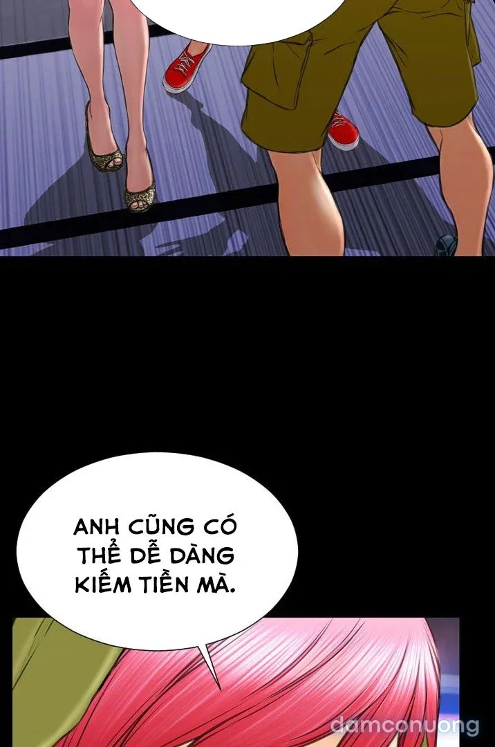 Em gái bán hàng sextoy 