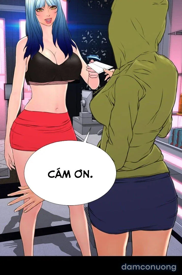 Em gái bán hàng sextoy 