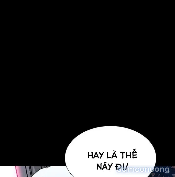 Em gái bán hàng sextoy 
