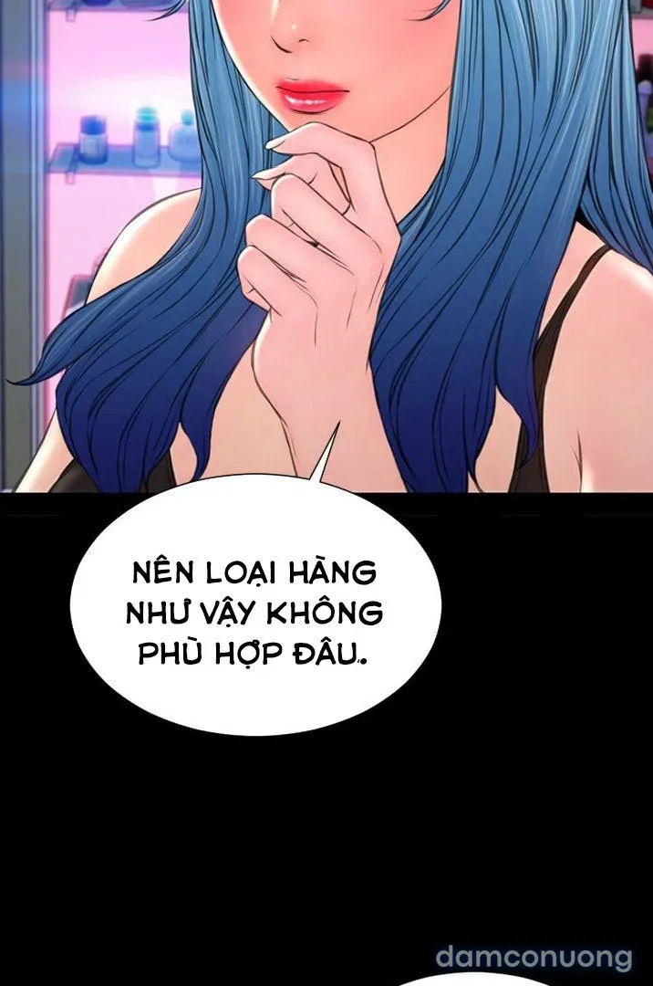 Em gái bán hàng sextoy 