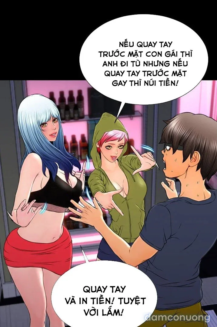 Em gái bán hàng sextoy 