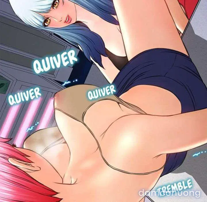 Em gái bán hàng sextoy 