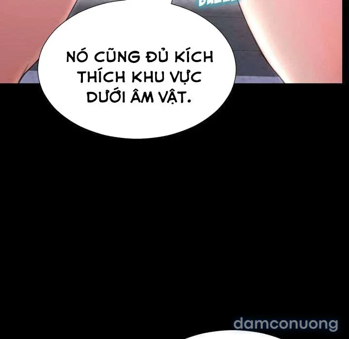 Em gái bán hàng sextoy 