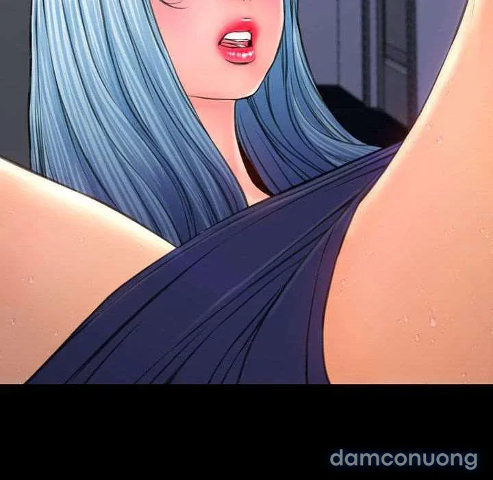 Em gái bán hàng sextoy 