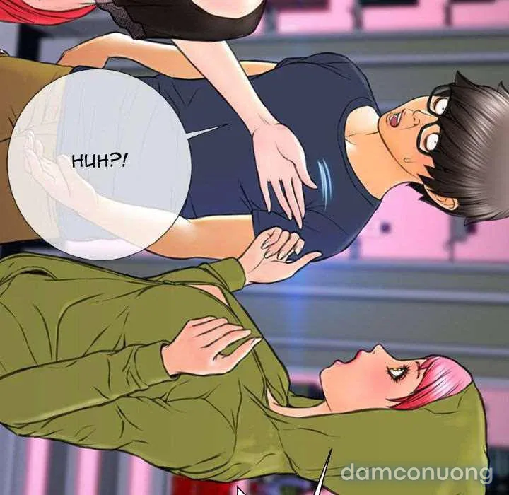 Em gái bán hàng sextoy 