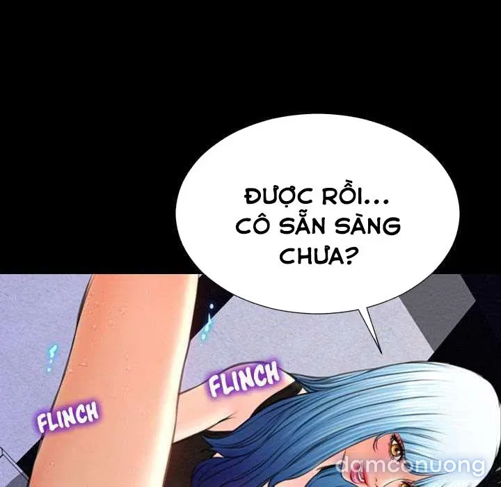 Em gái bán hàng sextoy 