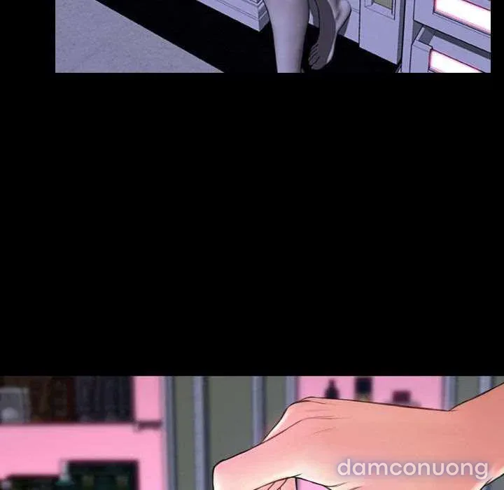 Em gái bán hàng sextoy 