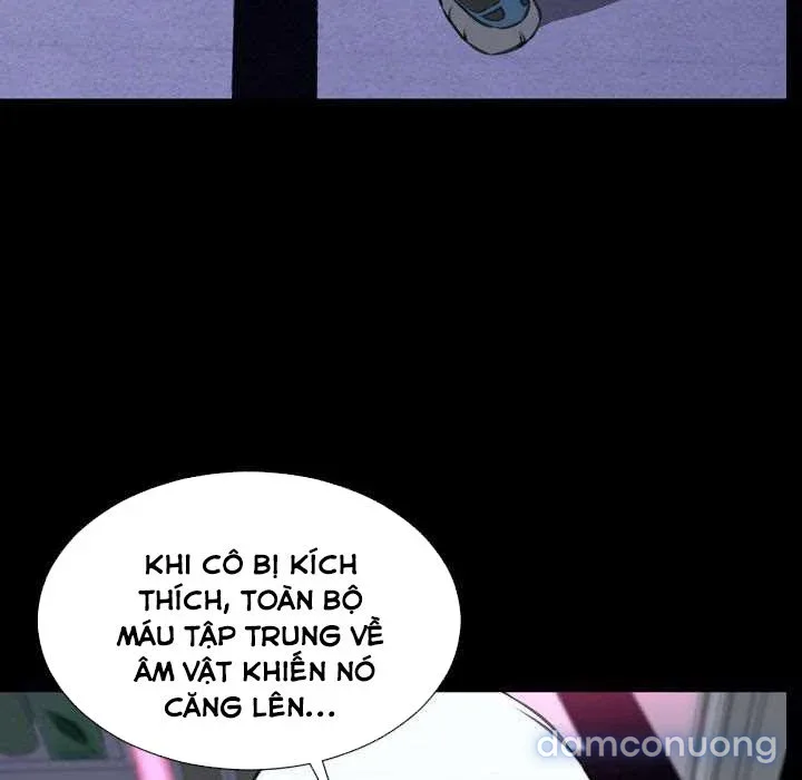 Em gái bán hàng sextoy 