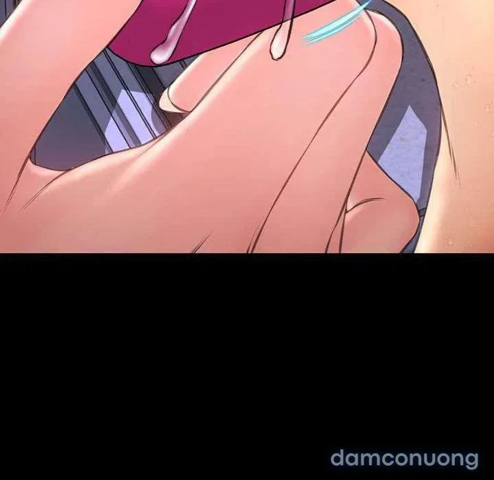 Em gái bán hàng sextoy 