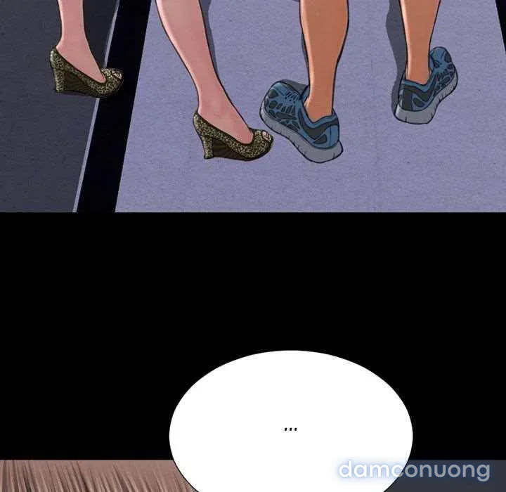 Em gái bán hàng sextoy 