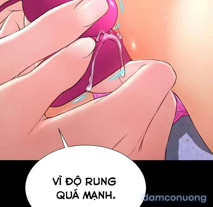 Em gái bán hàng sextoy 