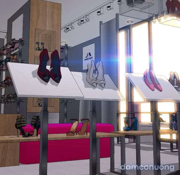 Em gái bán hàng sextoy 