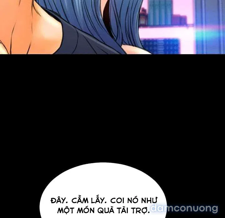Em gái bán hàng sextoy 