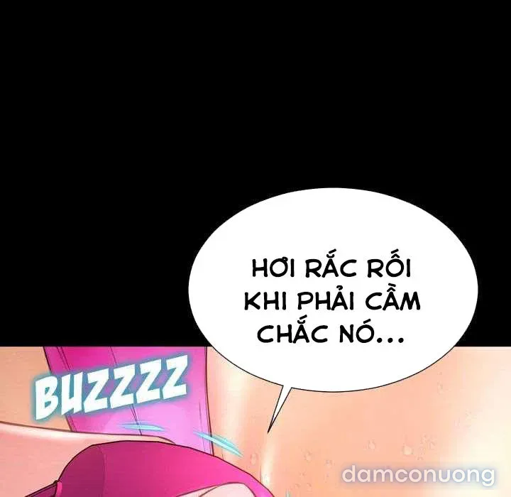 Em gái bán hàng sextoy 