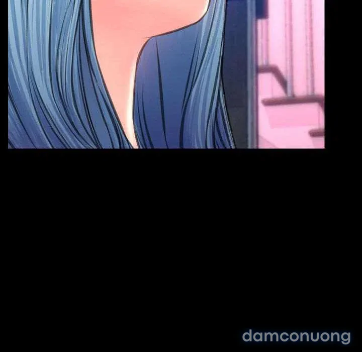 Em gái bán hàng sextoy 