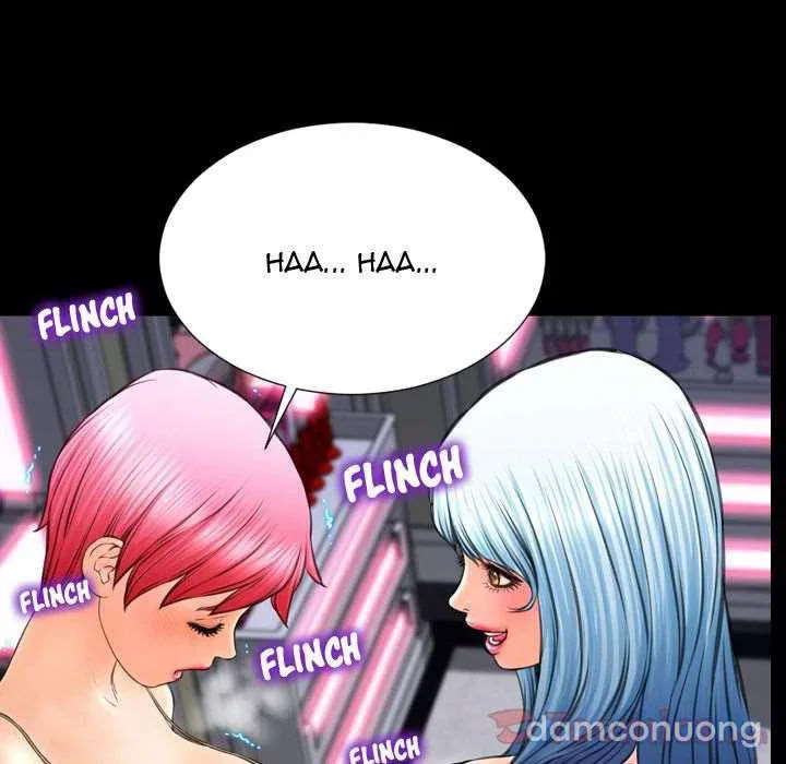 Em gái bán hàng sextoy 