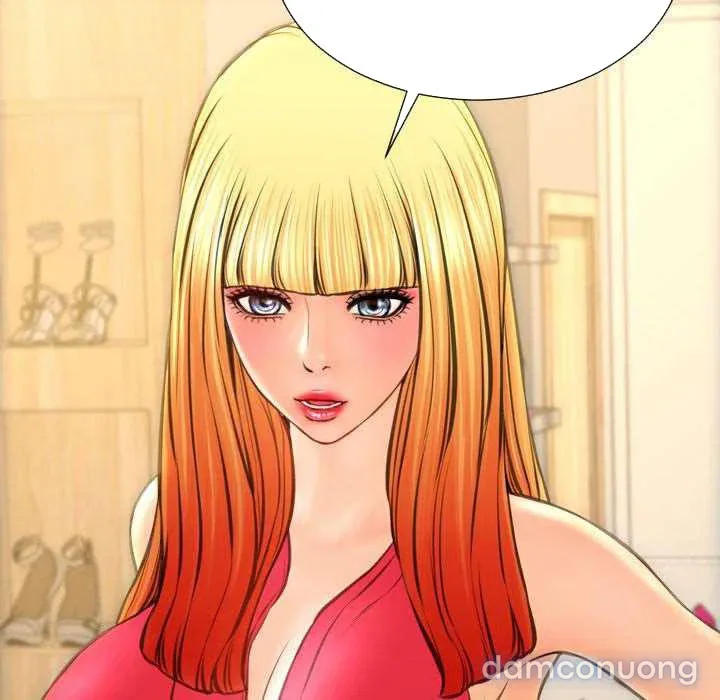Em gái bán hàng sextoy 