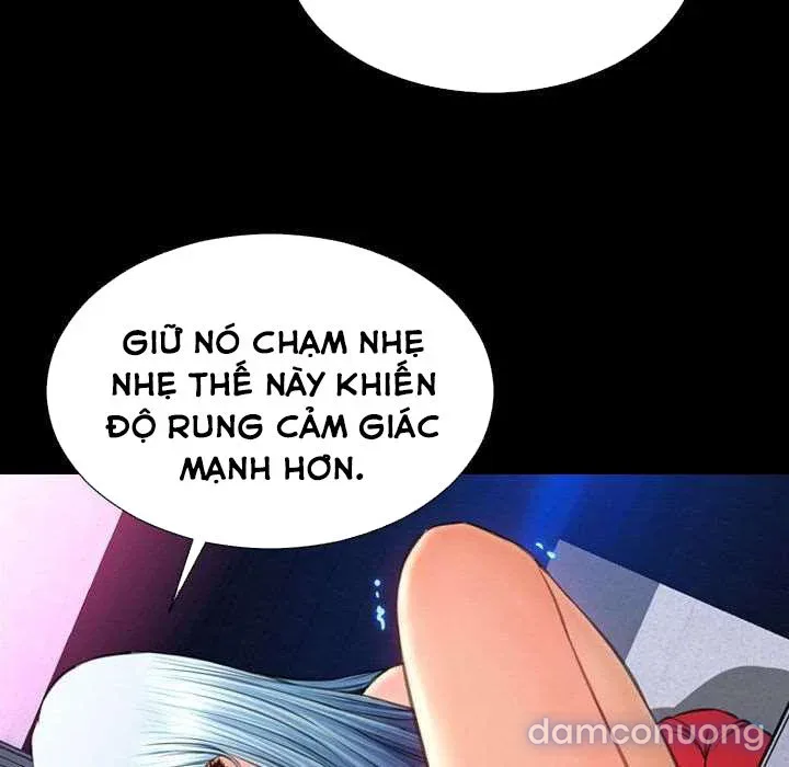 Em gái bán hàng sextoy 