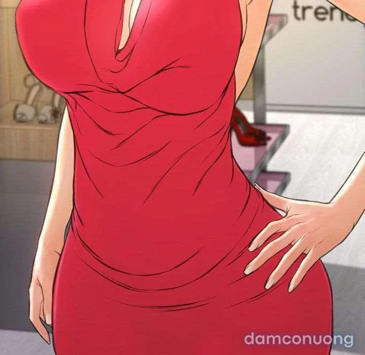 Em gái bán hàng sextoy 