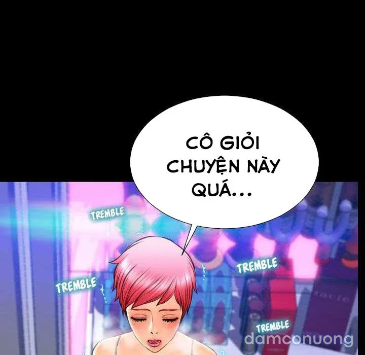 Em gái bán hàng sextoy 