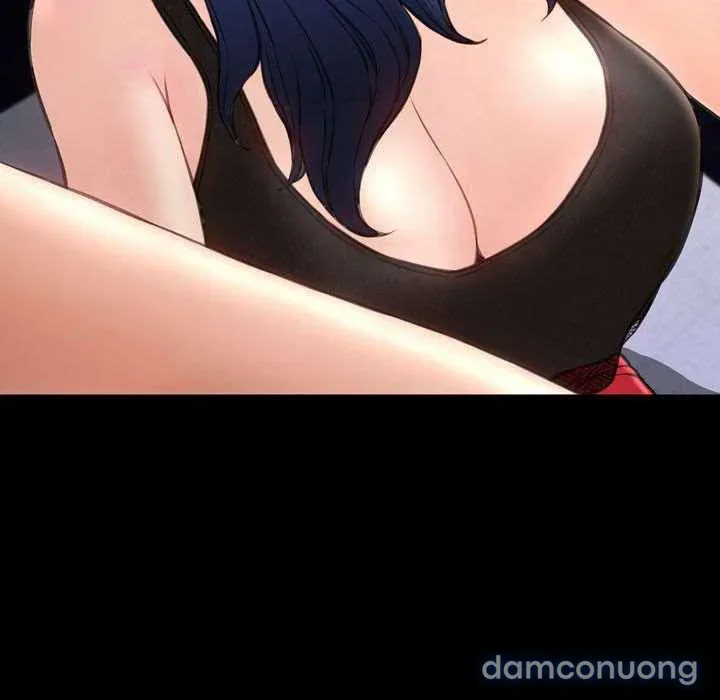 Em gái bán hàng sextoy 