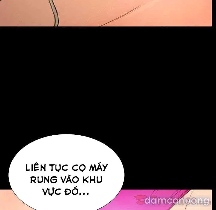 Em gái bán hàng sextoy 
