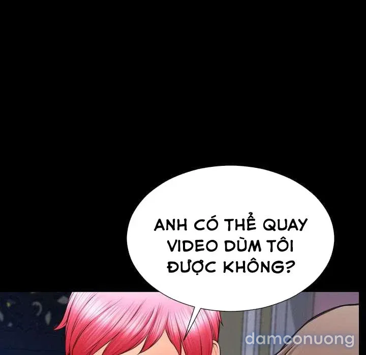 Em gái bán hàng sextoy 