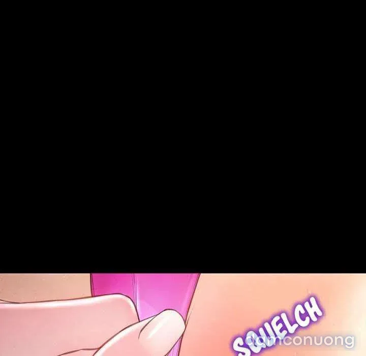 Em gái bán hàng sextoy 