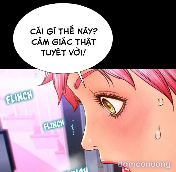 Em gái bán hàng sextoy 